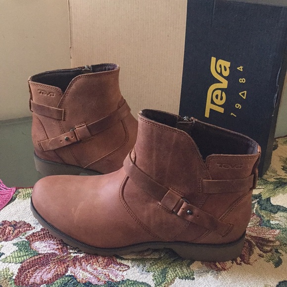teva waterproof ankle boots